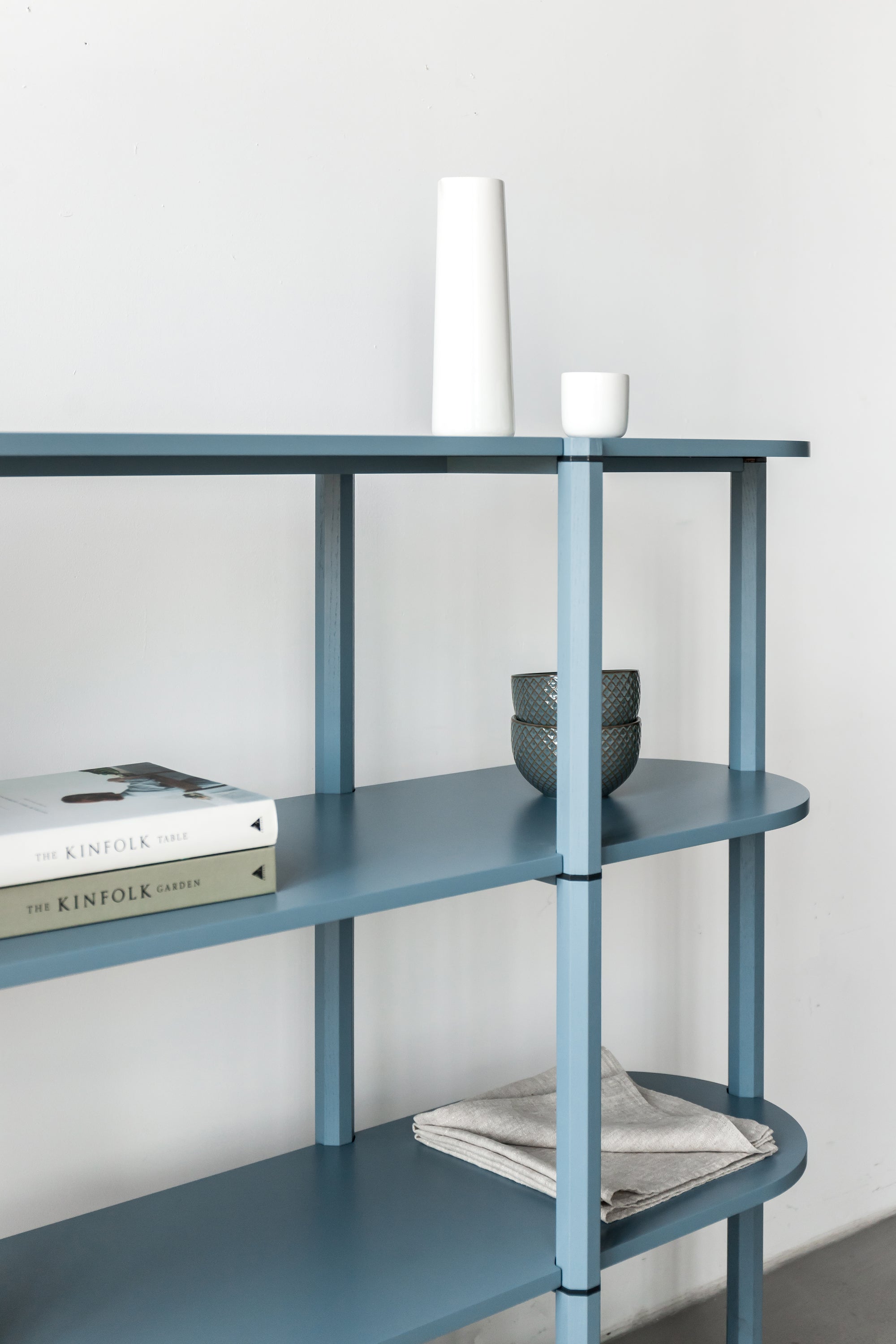 SHELVES / CONSOLES
