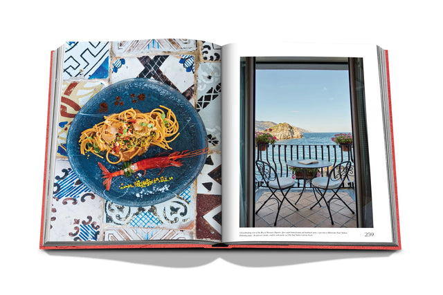 "Villeggiatura. Italian summer" Book by Assouline