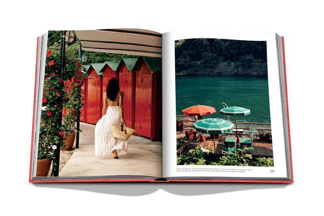 "Villeggiatura. Italian summer" Book by Assouline