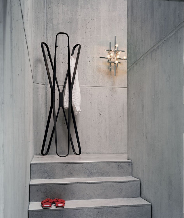 Saturn drabužių kabykla | ClassiCon